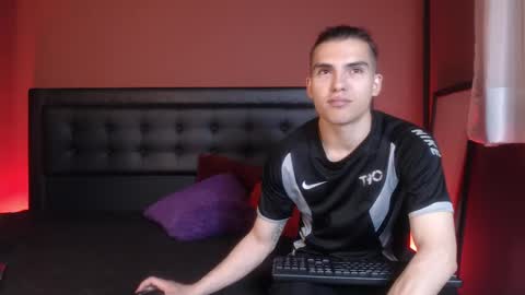 Snapshot of _tattoo_couple chatting on February 25, 2025, 3:05 pm online show from February 25, 2025, 3:05 pm