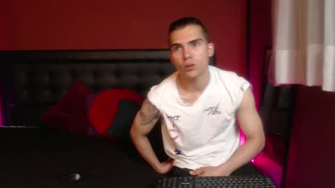 Snapshot of _tattoo_couple chatting on March 8, 2025, 1:03 pm online show from March 8, 2025, 1:03 pm