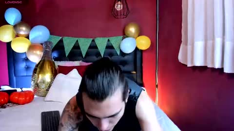 Snapshot of _tattoo_couple chatting on October 1, 2025, 2:23 pm online show from October 1, 2025, 2:23 pm