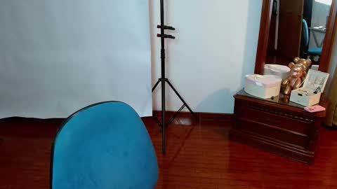 _the_dark_side_of_the_moon_ online show from September 28, 2025, 4:29 am