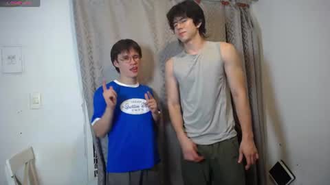 Snapshot of _the_neighbors chatting on July 25, 2026, 1:04 am Scot y Patrick online show from July 25, 2026, 1:04 am