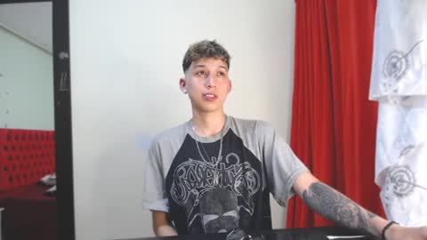 Snapshot of _thomas_hot_ chatting on December 31, 2024, 2:51 am Thomas online show from December 31, 2024, 2:51 am