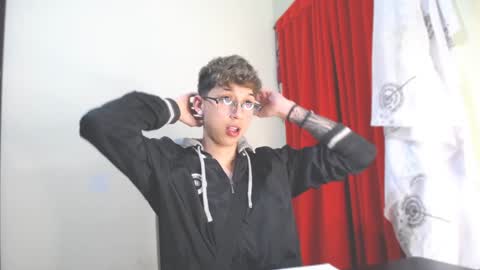 Snapshot of _thomas_hot_ chatting on January 21, 2025, 2:33 am Thomas online show from January 21, 2025, 2:33 am