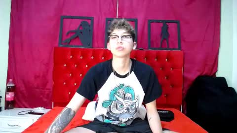 Snapshot of _thomas_hot_ chatting on February 13, 2025, 8:03 pm Thomas online show from February 13, 2025, 8:03 pm