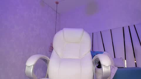 Rousse  online show from February 2, 2025, 6:20 pm