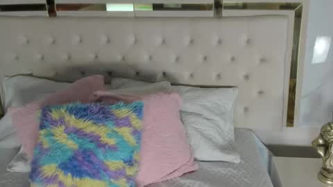 Rousse  online show from November 23, 2025, 7:13 pm