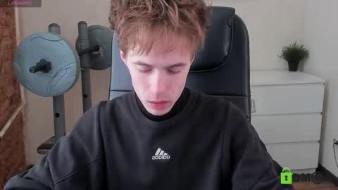 Snapshot of _tokyo_ghoul chatting on October 18, 2025, 7:31 am _tokyo_ghoul online show from October 18, 2025, 7:31 am