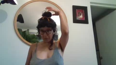 _tutti_frutti_ online show from June 20, 2026, 3:20 am