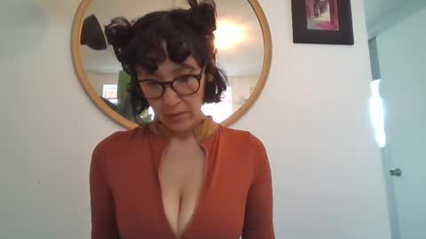 _tutti_frutti_ online show from July 7, 2026, 9:08 pm