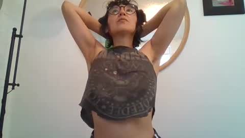 _tutti_frutti_ online show from July 13, 2026, 9:50 pm