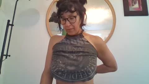 _tutti_frutti_ online show from July 18, 2026, 11:19 pm