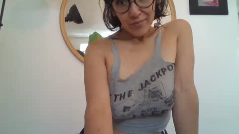 _tutti_frutti_ online show from July 20, 2026, 9:39 pm