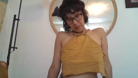 _tutti_frutti_ online show from July 21, 2026, 9:06 pm