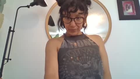 _tutti_frutti_ online show from August 2, 2026, 7:23 pm