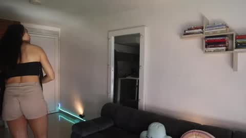 Anastasia Vahos online show from March 16, 2026, 5:28 pm