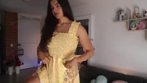 Anastasia Vahos online show from April 27, 2026, 5:44 pm