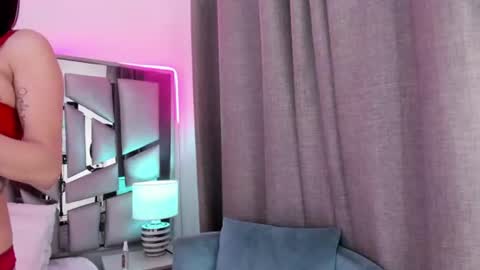 _valeria_saenz_ online show from June 11, 2026, 3:04 am