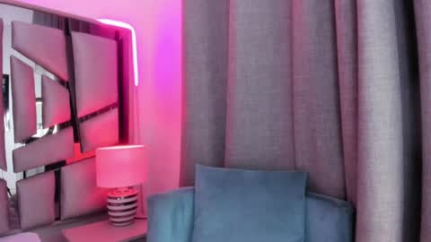 _valeria_saenz_ online show from June 12, 2026, 2:54 am