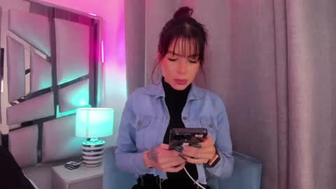 _valeria_saenz_ online show from July 3, 2026, 3:02 am