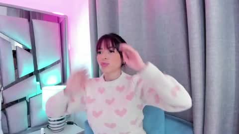 _valeria_saenz_ online show from July 8, 2026, 4:17 am