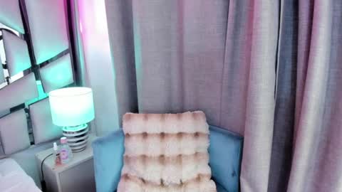 _valeria_saenz_ online show from July 30, 2026, 3:38 am