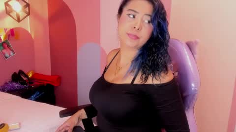 _valeryboobs_ online show from April 13, 2026, 1:05 pm