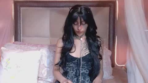 Snapshot of _valuu chatting on November 19, 2025, 1:00 pm Valuu online show from November 19, 2025, 1:00 pm