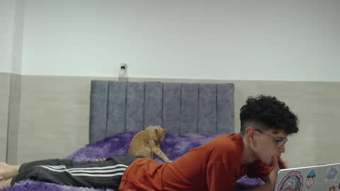 _vanie online show from November 20, 2025, 2:45 am