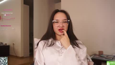 Snapshot of _vi_vi_ chatting on March 6, 2025, 9:42 pm Viola online show from March 6, 2025, 9:42 pm