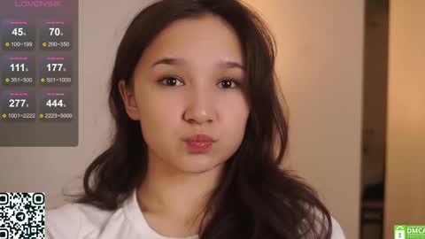 Snapshot of _vi_vi_ chatting on March 9, 2025, 4:00 pm Viola online show from March 9, 2025, 4:00 pm