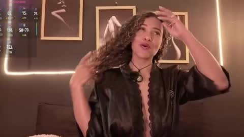 Snapshot of _victoria_hills chatting on October 21, 2025, 12:50 pm Victoria online show from October 21, 2025, 12:50 pm