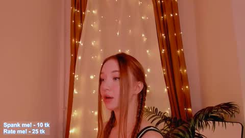 Snapshot of _violet_mills_ chatting on October 23, 2025, 2:55 am Violet online show from October 23, 2025, 2:55 am