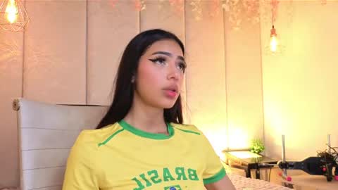 Snapshot of _viollettenoir_ chatting on July 23, 2026, 7:56 pm online show from July 23, 2026, 7:56 pm