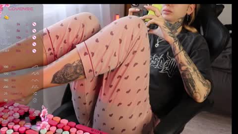 Alis online show from October 13, 2025, 8:03 am