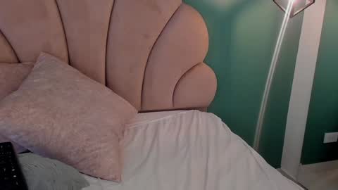 Snapshot of _vix555_ chatting on January 15, 2025, 12:04 pm Vix online show from January 15, 2025, 12:04 pm