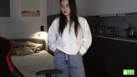 Snapshot of _whoareu_ chatting on September 13, 2025, 1:00 pm Kristina online show from September 13, 2025, 1:00 pm