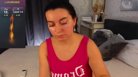 Snapshot of _your_sweetdream chatting on January 4, 2025, 12:27 pm Jasmine online show from January 4, 2025, 12:27 pm