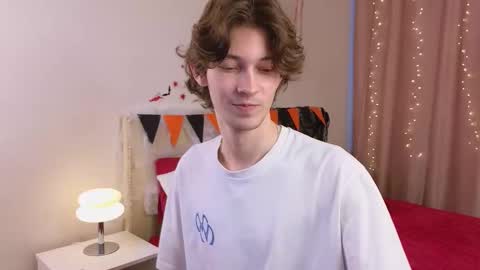 Snapshot of a11ice chatting on October 25, 2025, 12:23 pm Denis online show from October 25, 2025, 12:23 pm