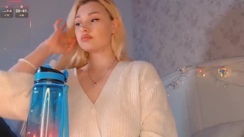 Snapshot of a1l3na_al3 chatting on March 2, 2025, 2:21 pm Alena online show from March 2, 2025, 2:21 pm