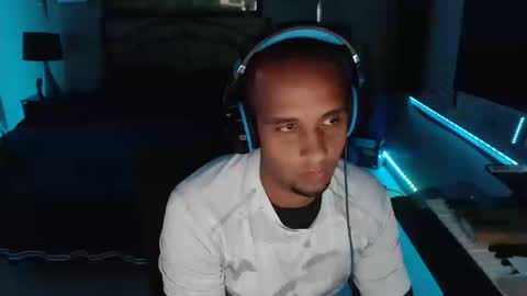 a4orce online show from October 16, 2025, 3:51 am