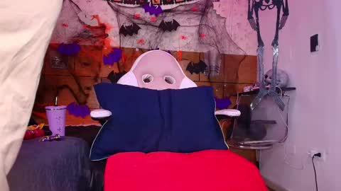 Snapshot of a_aisha chatting on October 17, 2025, 11:57 am Aisha online show from October 17, 2025, 11:57 am