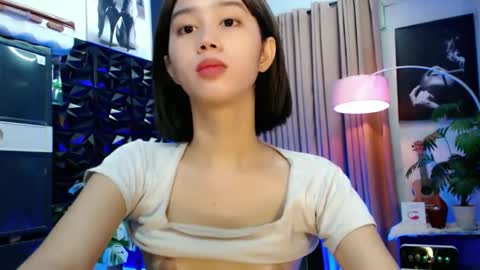 Lovely Yana  online show from April 22, 2026, 5:32 am