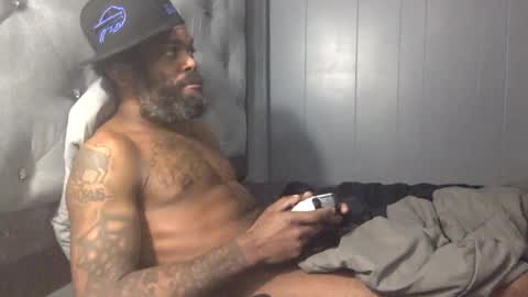 a_rizzy85 online show from April 29, 2026, 5:11 am