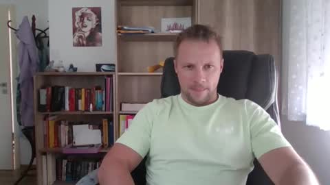 Long distance cumshot online show from November 18, 2025, 11:25 am