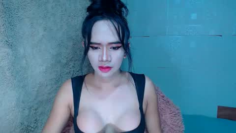 Snapshot of aaliyah04 chatting on November 2, 2025, 5:43 am BERLAT online show from November 2, 2025, 5:43 am