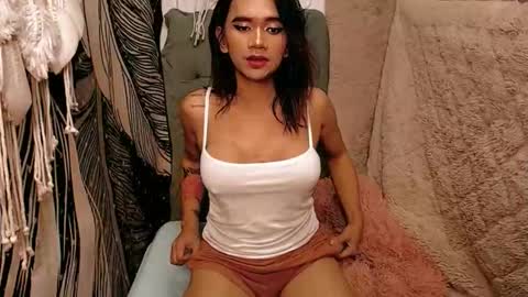 Snapshot of aaliyah04 chatting on November 22, 2025, 3:55 pm BERLAT online show from November 22, 2025, 3:55 pm