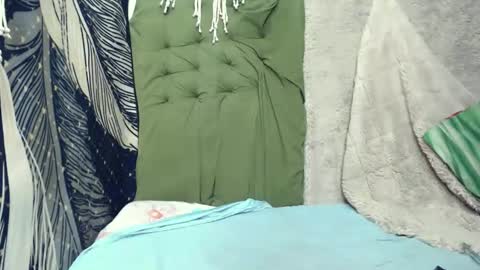 Snapshot of aaliyah04 chatting on November 24, 2025, 6:13 am BERLAT online show from November 24, 2025, 6:13 am