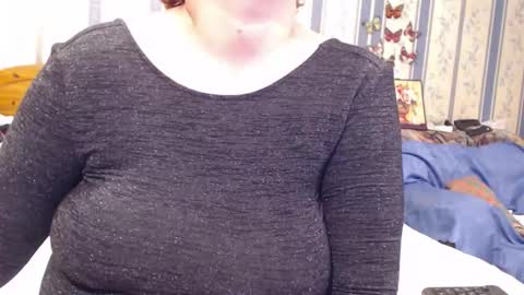 Snapshot of aamarillis chatting on September 23, 2025, 7:06 pm NINA online show from September 23, 2025, 7:06 pm