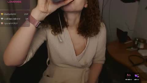 Snapshot of aamazingjoi chatting on January 1, 2025, 7:21 pm Katie online show from January 1, 2025, 7:21 pm