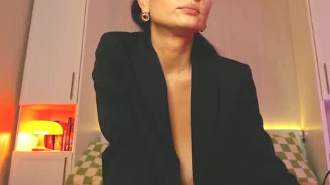 Snapshot of aamica chatting on January 8, 2025, 9:34 pm Lea online show from January 8, 2025, 9:34 pm